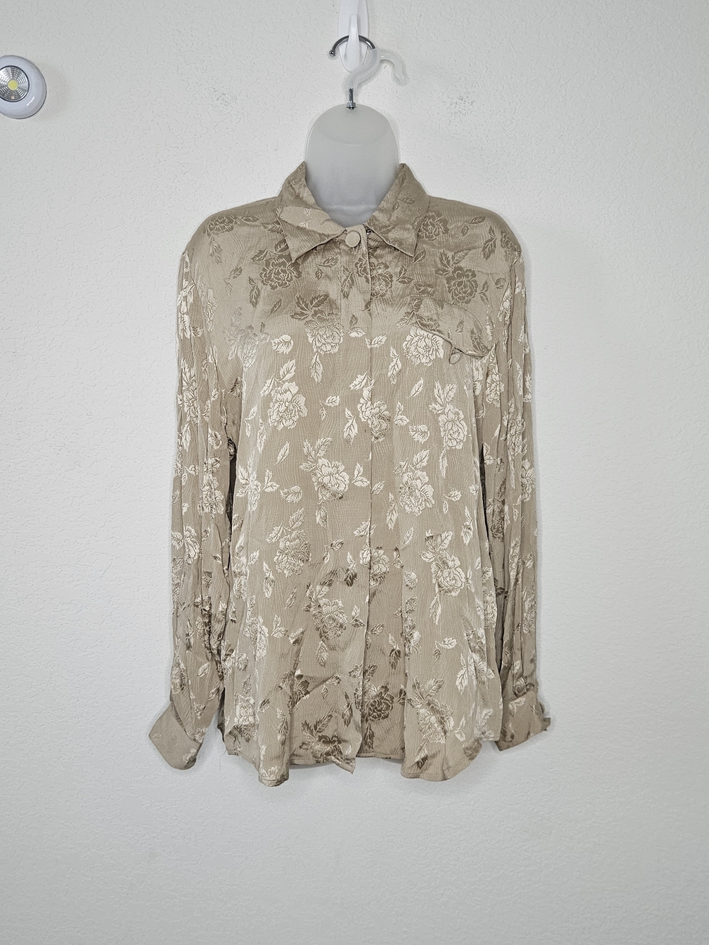 Vintage Jacqueline Ferrar 100% Silk Floral Blouse Button Down Small